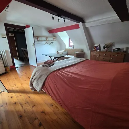 Quarto em Acomodações Particulares Maison Proche De La Gare Lisieux